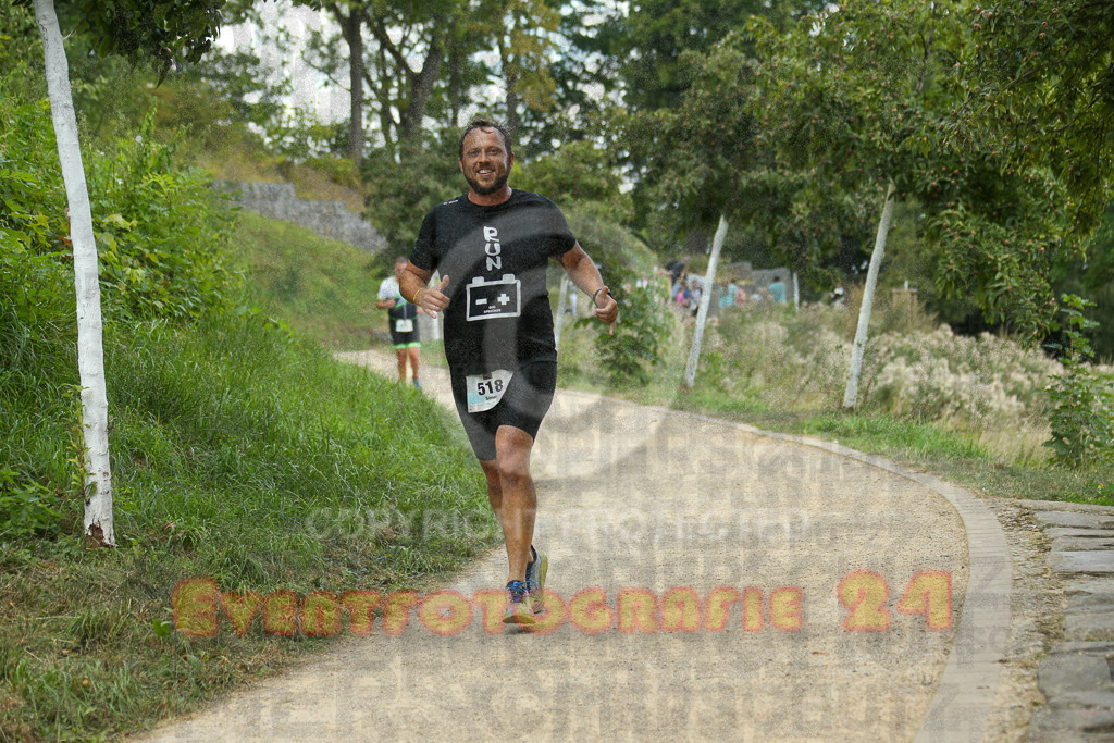 250824_1355_EX1_4264 | Sportfotografie im Rhein-Sieg Kreis, Köln, Bonn, NRW, Rheinland Pfalz, Hessen, etc. Unser Tätigkeitsfeld umfasst den Laufsport vom Volkslauf über den Marathon, Duathlon, Triathon bis zum Ultralauf wie Kölnpfad Ultra oder Schindertrail.