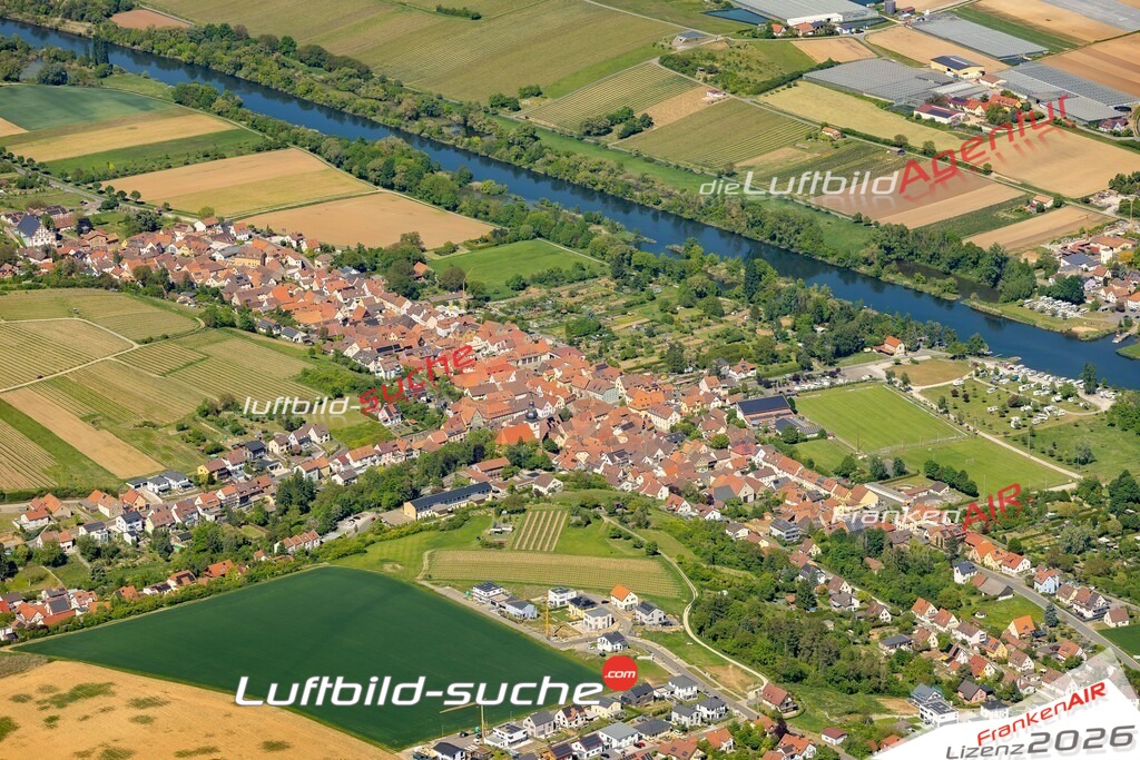 Luftaufnahme von  Mainstockheim - Die Luftaufnahme wurde 2025 vom UL-Flugzeug heraus erstellt ( keine Drohne ) - Hochauflösende Luftaufnahme - für professionelle Ausdrucke geeignet. Die Geschenkidee !Mit Lizenz und Bildrechte bestellbar