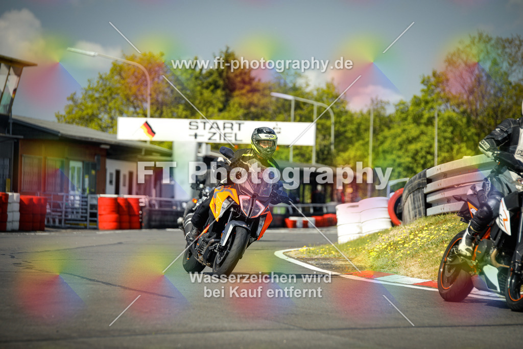 OBK_Mai_Volker_Adam-10584 | Hier findet Ihr Bilder von Touristenfahrten auf der Nürburgring Nordschleife oder von anderen Veranstaltungen die ich besucht habe. Viel Spass beim Durch Schauen 