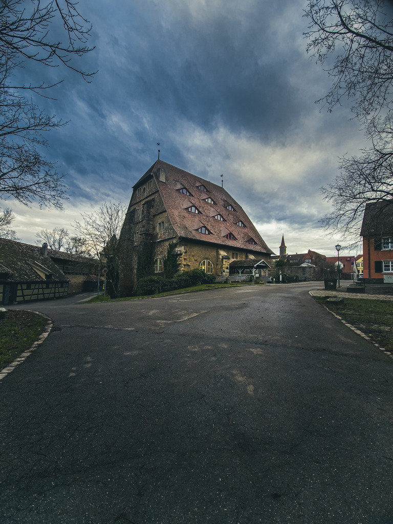 20241218_091001 (1) | Rothenburg ob der Tauber. Nur hier gibt es Exklusive und passend zur Jahreszeit Ihr Wandbild, T-Shirt, Tasse und alles was das Rothenburg Herz begehrt. - Realisiert mit Pictrs.com