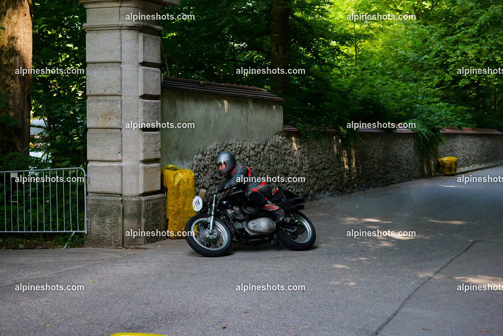 P1015102 | Erleben Sie atemberaubende, hochqualitative Fotos Ihrer Fahrt entlang der malerischen Alpenstraßen. Besuchen Sie alpineshots.com, um professionelle Aufnahmen Ihrer unvergesslichen Reise zu finden und zu kaufen - Realisiert mit Pictrs.com