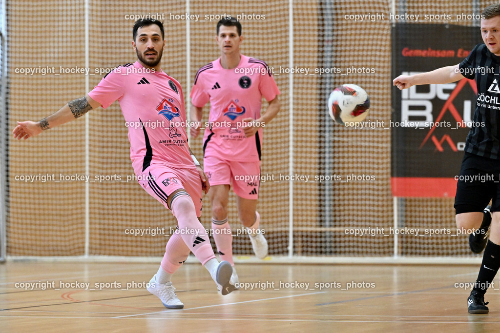 Carinthia Flamengo Futsal Club vs. Dynamo Triestingtal | #70 Yosifov Svetlozar Angelov Carinthia Flamengo, #8 Ervin Jogic Carinthia Flamengo, #10 Michael Panzenböck Dynamo Triestingtal, Carinthia Flamengo Futsal Club vs. Dynamo Triestingtal, Carinthia Flamengo Futsal Club vs. Dynamo Triestingtal am 29.12.2024 in Villach (Ballspielhalle St. Martin), Austria, (Photo by Bernd Stefan)