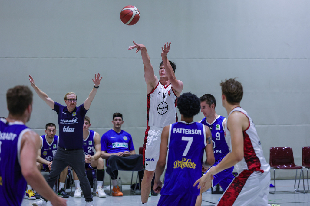 Regio Test BAYER GIANTS vs EN Baskets Schwelm-87 | Fotos von Basketballspielen aus dem Raum NRW fotografiert von Gero Mueller-Laschet und Daniel Schaefer - Realisiert mit Pictrs.com