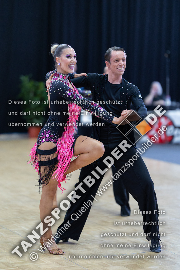 20230423-00321 | Hier finden Sie Tanz Bilder vom Latein und Standard Formationen tanzen. Sportbilder vom Tanzsport. Schöne Fotos und von Weltmeisterschaft, Europameisterschaft, Bundesliga, Regionalliga, Oberliga und Landesliga sowie von GOC Stuttgart, DanceComp, WM Bremen