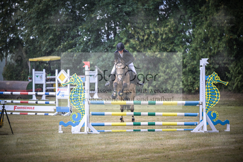 DOS_1196 | Entdecke hochwertige Reitturnierfotos von Foto Oger. Professionell, emotional und authentisch – jetzt Lieblingsmomente im Shop bestellen. - Realisiert mit Pictrs.com