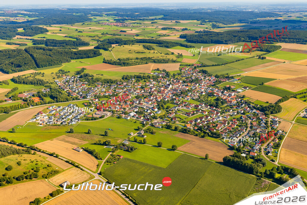 Luftaufnahme der Stadt Huisheim - Die Luftaufnahme wurde 2025 vom UL-Flugzeug heraus erstellt ( keine Drohne ) - Hochauflösende Luftaufnahme - für professionelle Ausdrucke geeignet. Die Geschenkidee !Mit Lizenz und Bildrechte bestellbar