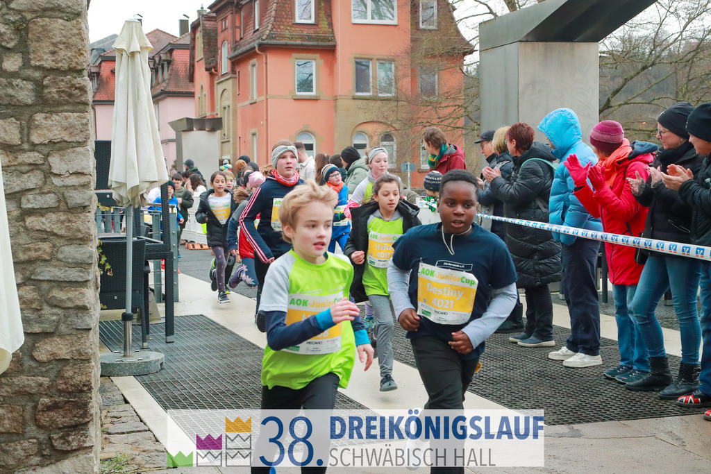 400m AOK Junior Cup | 3 Koenigslauf 2024 400m AOK Junior Cup - Realisiert mit Pictrs.com