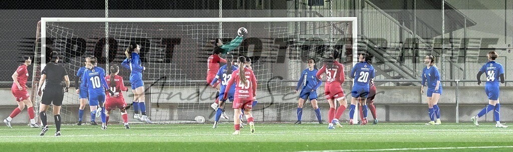 aaaaDSC_7096 | Kaufen Sie Sportbilder im Onlineshop von Andy Scherrer Sportfotografie. Faszinierende Bilder von Sportevents aus der ganzen Schweiz. Fussball, Frauenfussball, Unihockey, Handball, Schwingen und weiteren Sportarten. - Realisiert mit Pictrs.com