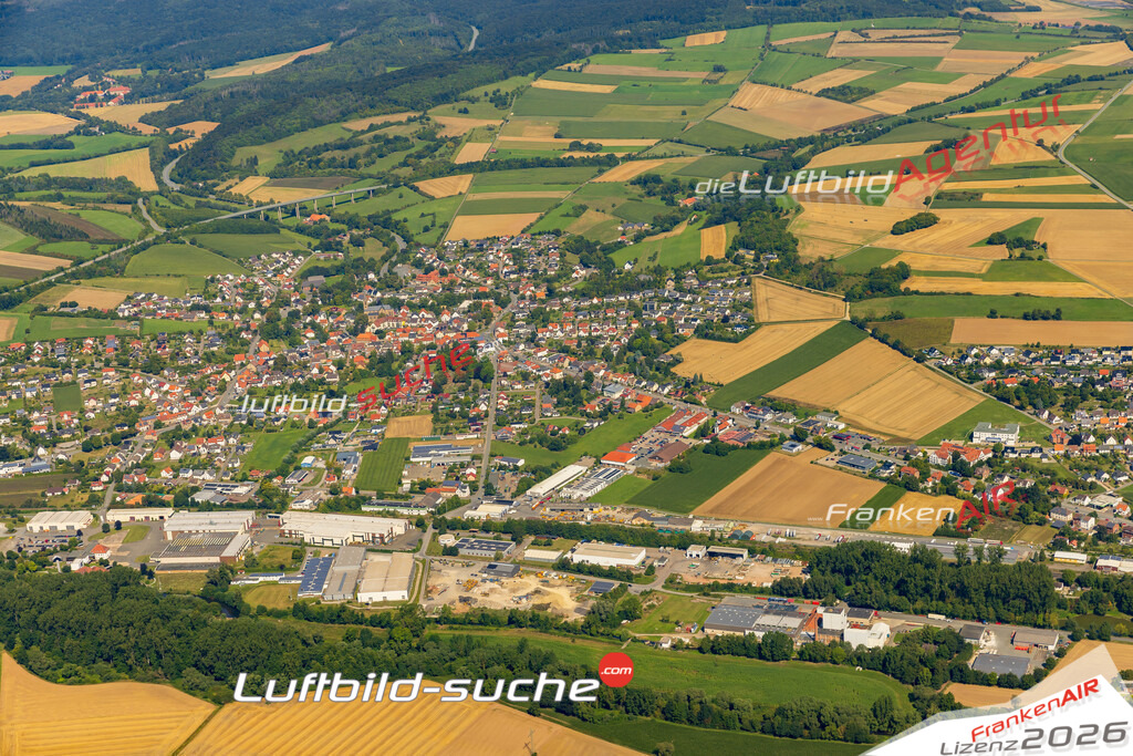 Scherfede Warburg Bild- Das Luftbild wurde 2025 vom UL-Flugzeug heraus erstellt ( keine Drohne bzw. Drohnenaufnahme ) - Hochauflösende Luftaufnahme -Nicht vergleichbar mit Google Maps oder Satelittenbilder- Die Geschenkidee !Mit Lizenz und Bildrechte bestellbar - CC