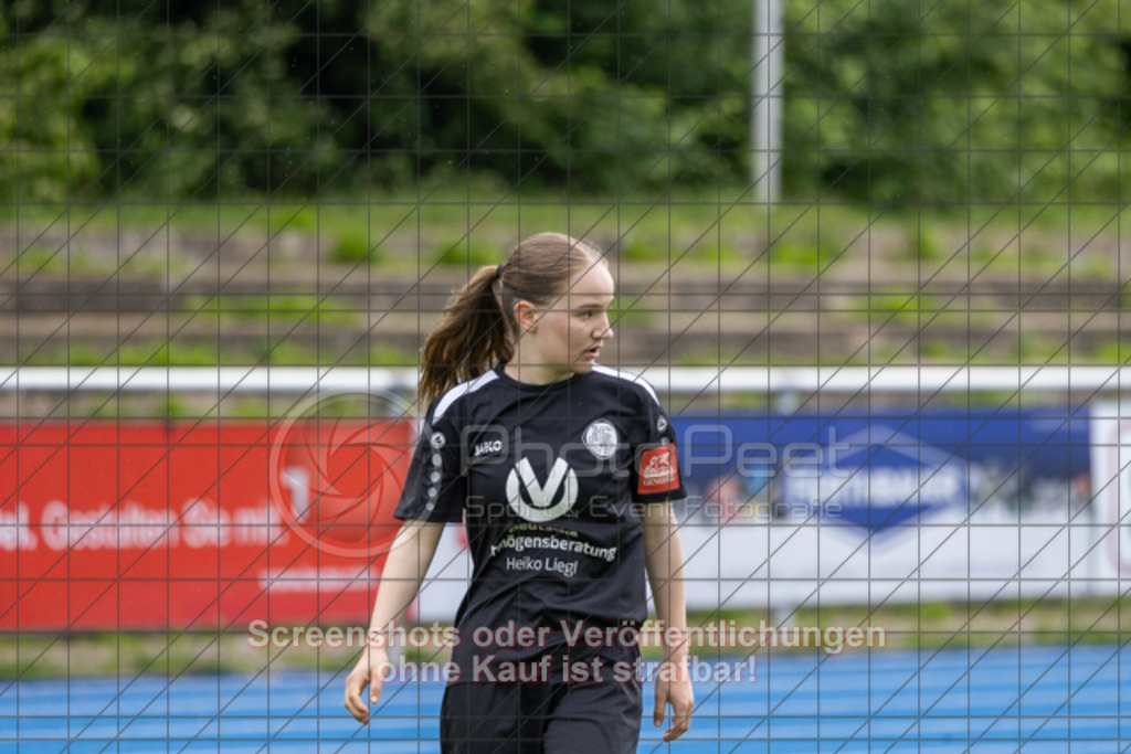 20250529_144811_1247 | #,  SGM Wendlingen-Ötlingen II (blau) vs. 1.FC Donzdorf II (schwarz), Fussball, Frauen-Bezirkspokal Finale Saison 2024/2025, Rasenplatz VfL Stadion Kirchheim, Jesinger Straße 105, 73230 Kirchheim, 29.05.2025 - 13:00 Uhr,Foto: PhotoPeet-Sportfotografie/Peter Harich