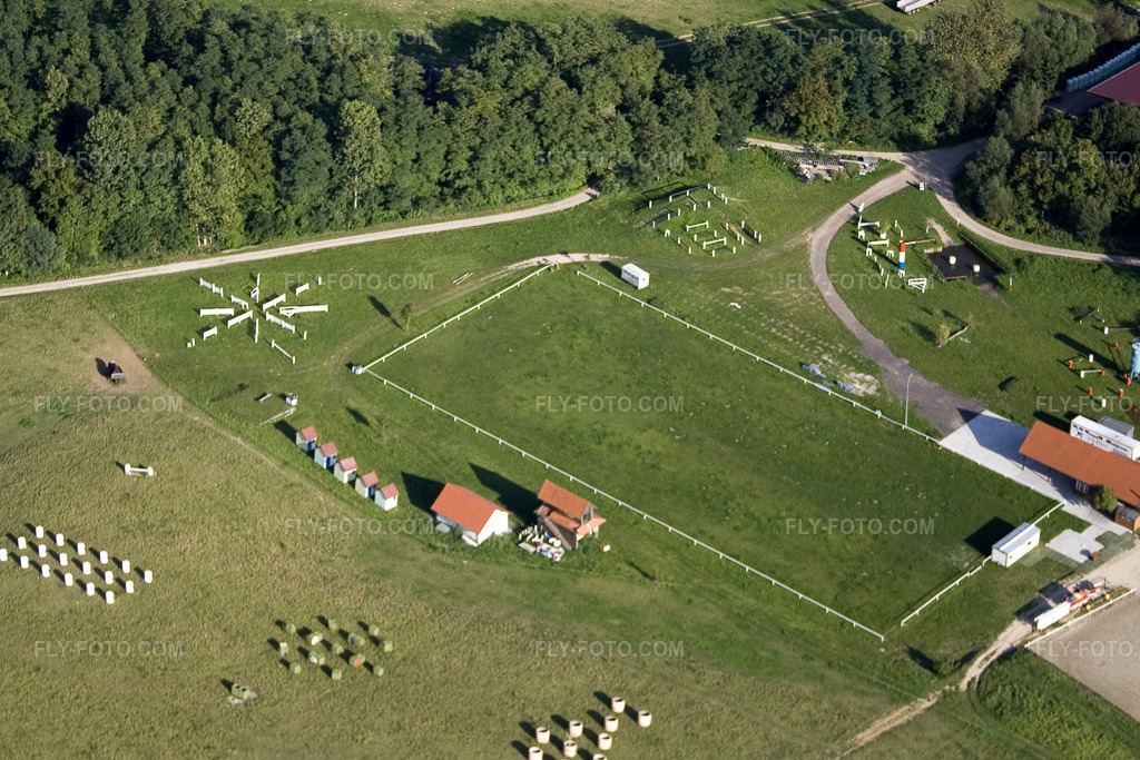 Aerial view: Riding stable in Neewiller-près-Lauterbourg in the state Bas-Rhin, France.Photo: IMG_8082.jpg taken on 09/15/2007 by Werner Riehm/FLY-FOTO.comResolution of the original: 3135 x 2090 px