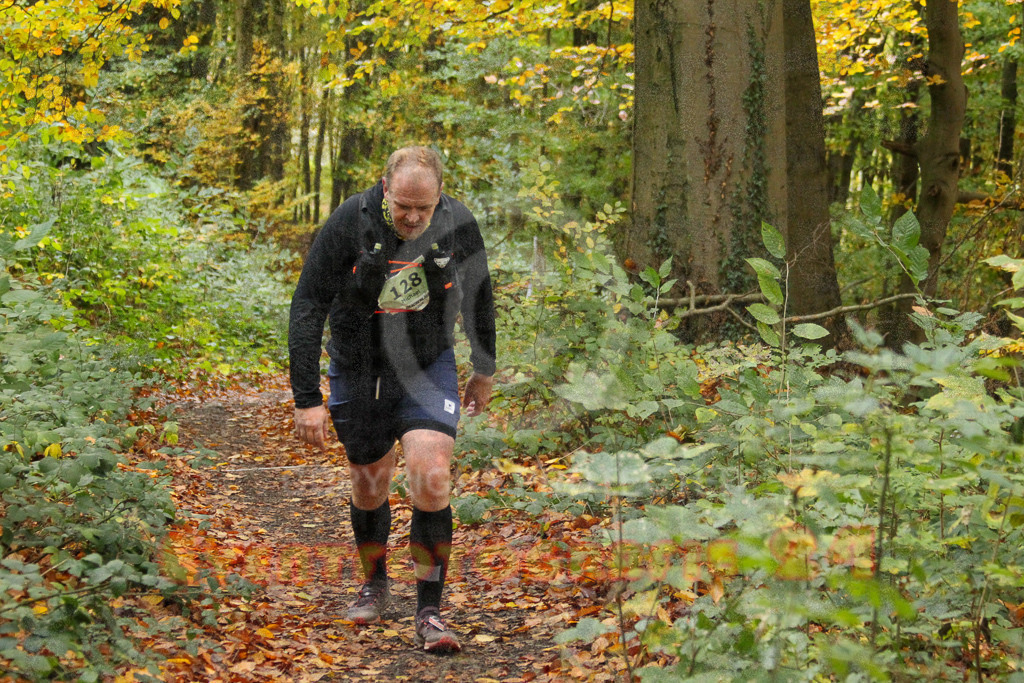 251026_1348_EV4_7054 | Sportfotografie im Rhein-Sieg Kreis, Köln, Bonn, NRW, Rheinland Pfalz, Hessen, etc. Unser Tätigkeitsfeld umfasst den Laufsport vom Volkslauf über den Marathon, Duathlon, Triathon bis zum Ultralauf wie Kölnpfad Ultra oder Schindertrail.