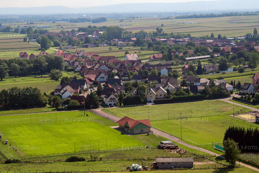 Vue aérienne: Niederlauterbach à Salmbach dans le département Bas Rhin, France – .Photo: IMG_3571.jpg prise le 31/08/2006 par Werner Riehm/FLY-FOTO.eu – Résolution de l'original: 3109 x 2073 px