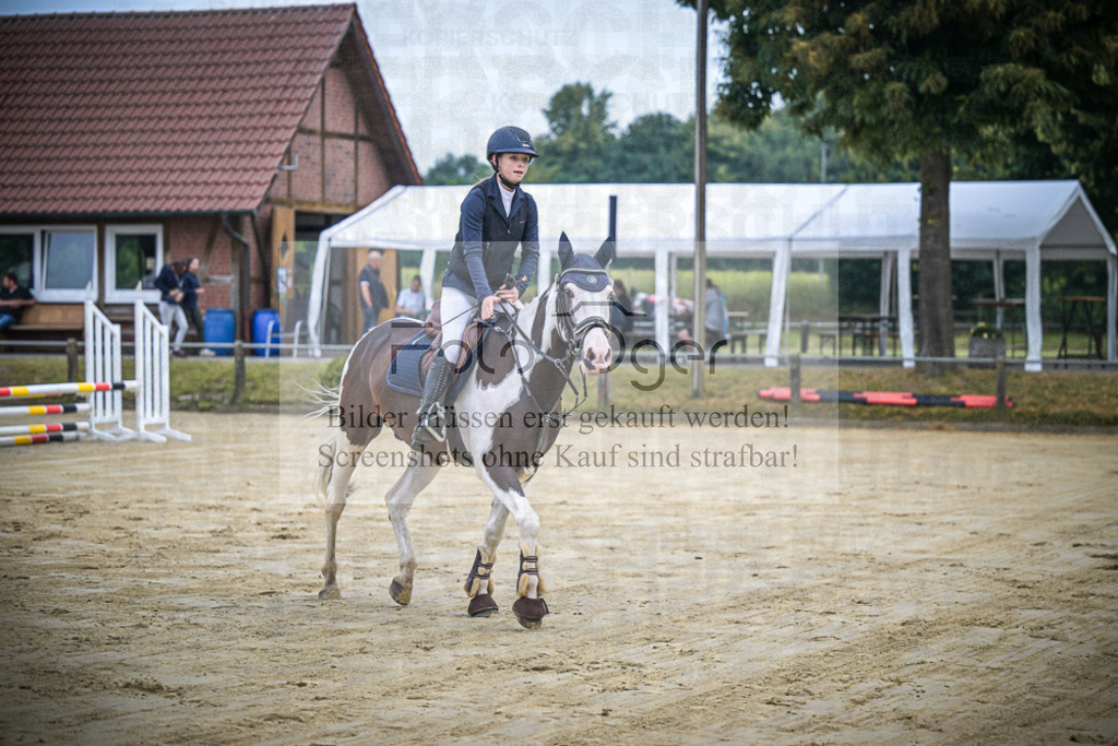 DOS_9437 | Entdecke hochwertige Reitturnierfotos von Foto Oger. Professionell, emotional und authentisch – jetzt Lieblingsmomente im Shop bestellen.Deutschlandweite Turnierfotografie. - Realisiert mit Pictrs.com