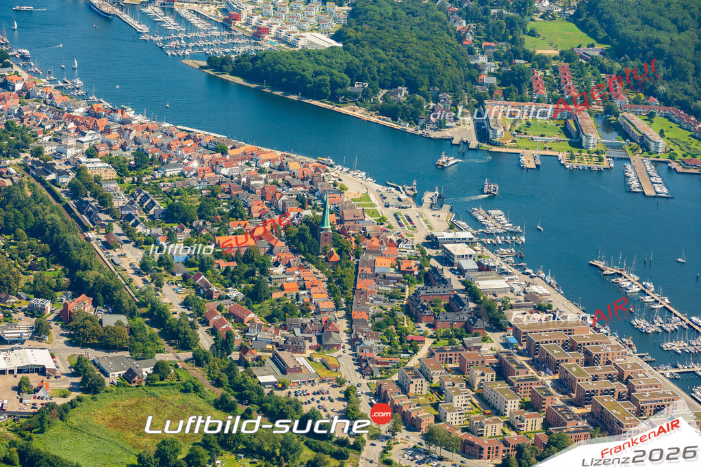 Schöne Luftaufnahme als Geschenk in Travemünde Lübeck - Die Luftbildaufnahme wurde 2025 vom UL-Flugzeug heraus erstellt ( keine Drohne ) - Hochauflösende Luftaufnahme -Nicht vergleichbar mit Google Maps oder Satelittenbilder- Die Geschenkidee !Mit Lizenz und Bildrechte bestellbar