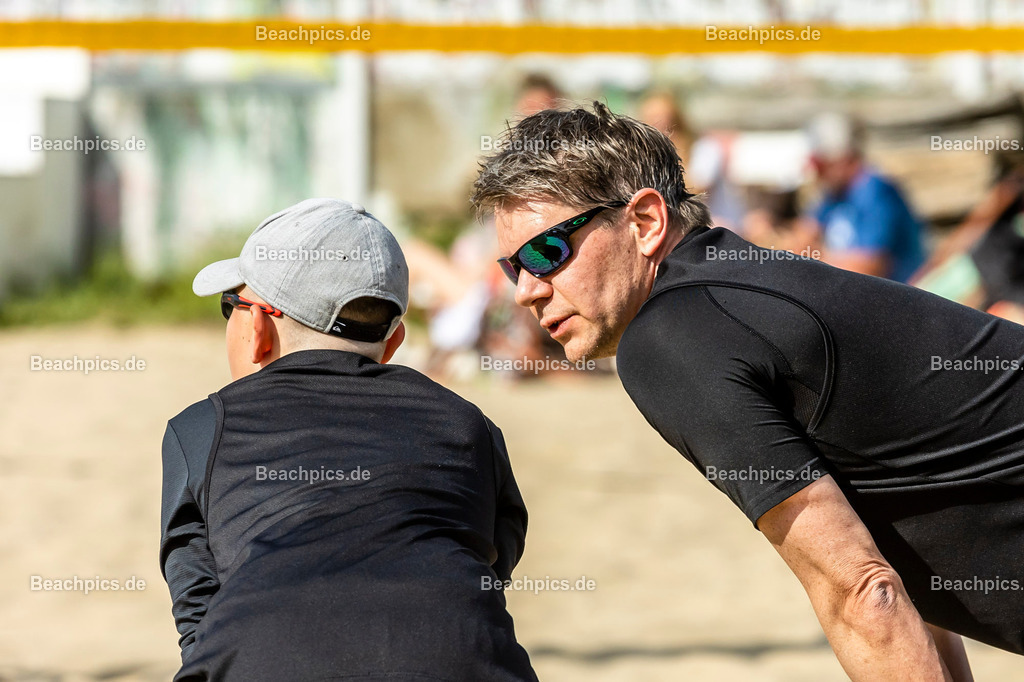 2023-00070137-Vater-Sohn-Turnier |  18.05.2023; Berlin Foto: Gerold Rebsch - www.beachpics.de
