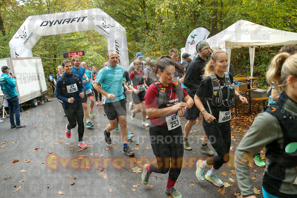 241027_1009_EX1_3676 | Sportfotografie im Rhein-Sieg Kreis, Köln, Bonn, NRW, Rheinland Pfalz, Hessen, etc. Unser Tätigkeitsfeld umfasst den Laufsport vom Volkslauf über den Marathon, Duathlon, Triathon bis zum Ultralauf wie Kölnpfad Ultra oder Schindertrail.