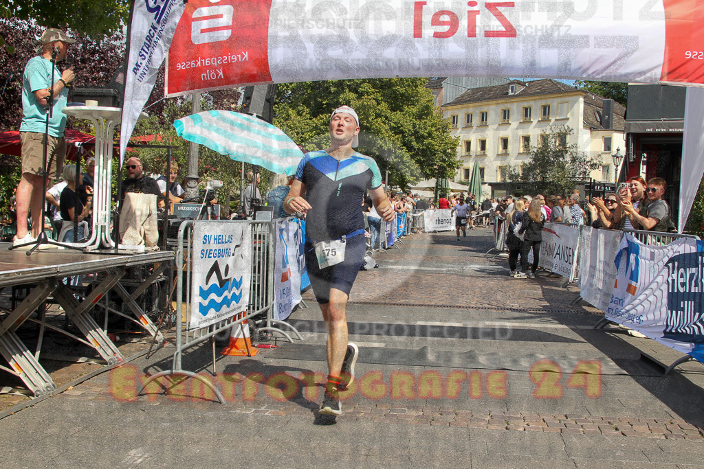 250824_1438_EV4_2015 | Sportfotografie im Rhein-Sieg Kreis, Köln, Bonn, NRW, Rheinland Pfalz, Hessen, etc. Unser Tätigkeitsfeld umfasst den Laufsport vom Volkslauf über den Marathon, Duathlon, Triathon bis zum Ultralauf wie Kölnpfad Ultra oder Schindertrail.