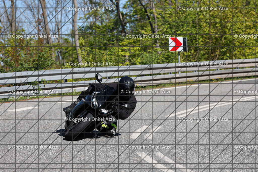 IMG_8827 | Fotograf am Kyffhäuser. Onkel Atze. Kyffhäuser Rennstrecke. Café36. Motorsportfotografie. - Realisiert mit Pictrs.com