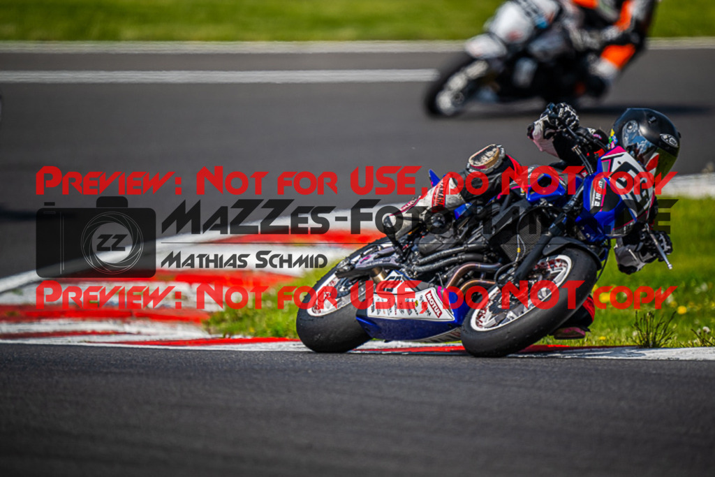 MaZZes_FotoMatrix_220507_98626 | Fotograf Mathias Schmid
Sportfotograf,
Eventfotograf,
Hochzeitsfotograf,
Portraitfotograf