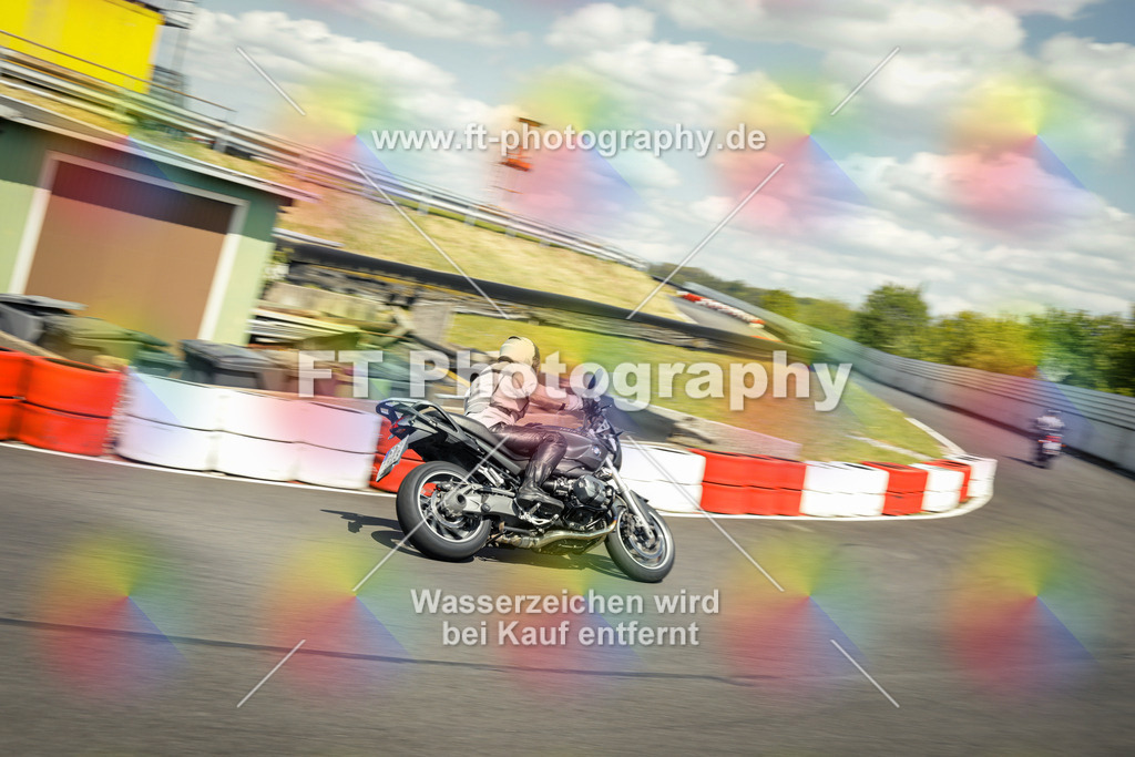 OBK_Mai_Martina_Markus-11135 | Hier findet Ihr Bilder von Touristenfahrten auf der Nürburgring Nordschleife oder von anderen Veranstaltungen die ich besucht habe. Viel Spass beim Durch Schauen 