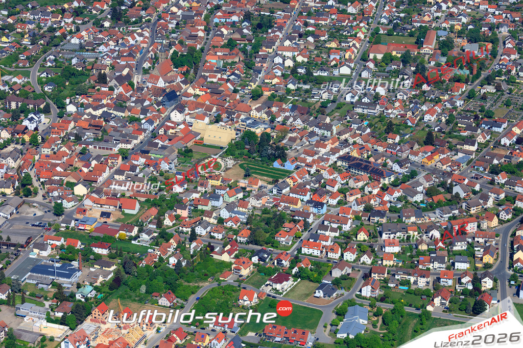 Die Luftbildaufnahme Hallstadt - Hallstadt wurde 2018 mittels Flugzeug (keine Drohne) erstellt. Perfekte Schärfe und Druck- Auflösung- Garantiert!