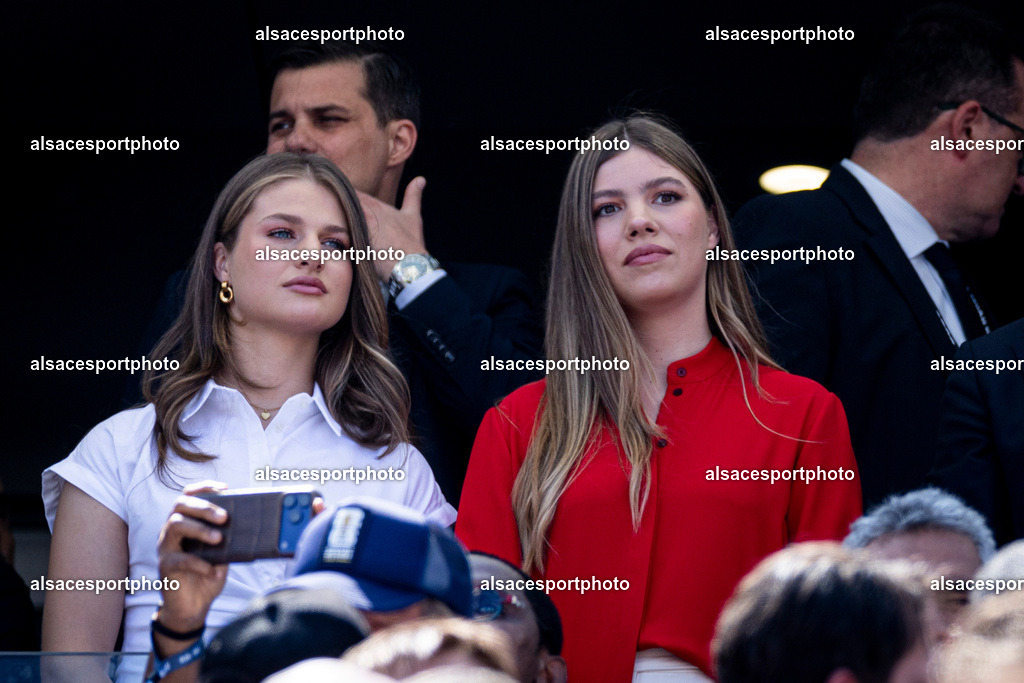 FOOTBALL : Argentine vs Espagne – Finale de la Coupe du Monde FIFA 2026. New York New Jersey Stadium, East Rutherford, New Jersey, États-Unis. 19/07/2026. | La princesse des Asturies Leonor de Bourbon et l'infante Sofía de Bourbon assistent à la finale de la Coupe du Monde de la FIFA 2026 entre l'Argentine et l'Espagne au New York New Jersey Stadium, à East Rutherford, dans le New Jersey, le 19 juillet 2026, aux États-Unis.