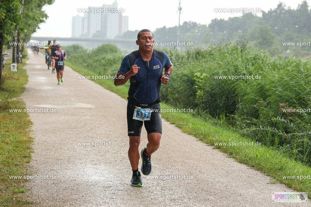 LUR_1380 | 34. M-net Erlanger Triathlon 2025 #erlangertriathlon  #mnettriathlon2025 #mnettriathlon #team #olympischedistanz #mitteldistanz #triathlon #maindonaukanal  #erlangertriathlon2025 #yourpictrs #tv1848 #tv1848erlangen  #triathlonbayern #sportinerlangen #demsportverbunden #sportshot_your_pictrs Copyright: www.sportshot.de