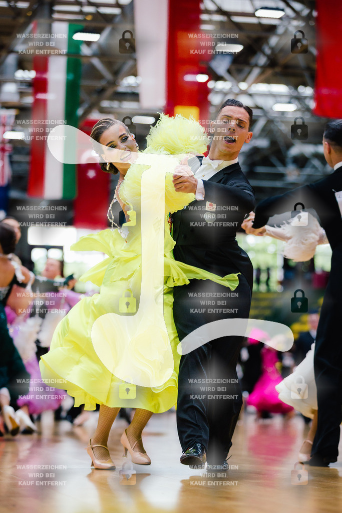 Hessen Tanzt WDSF International Open Standard 5th (86) Vladyslav Tsykhanovskyi _ Veronika Tsikhanovska (Schwarz-Weiß-Club Pforzheim)-2025-05-17-9244 | Webshop for digital downloads and prints of dance sport, event & show photographer Julian Link - Realisiert mit Pictrs.com