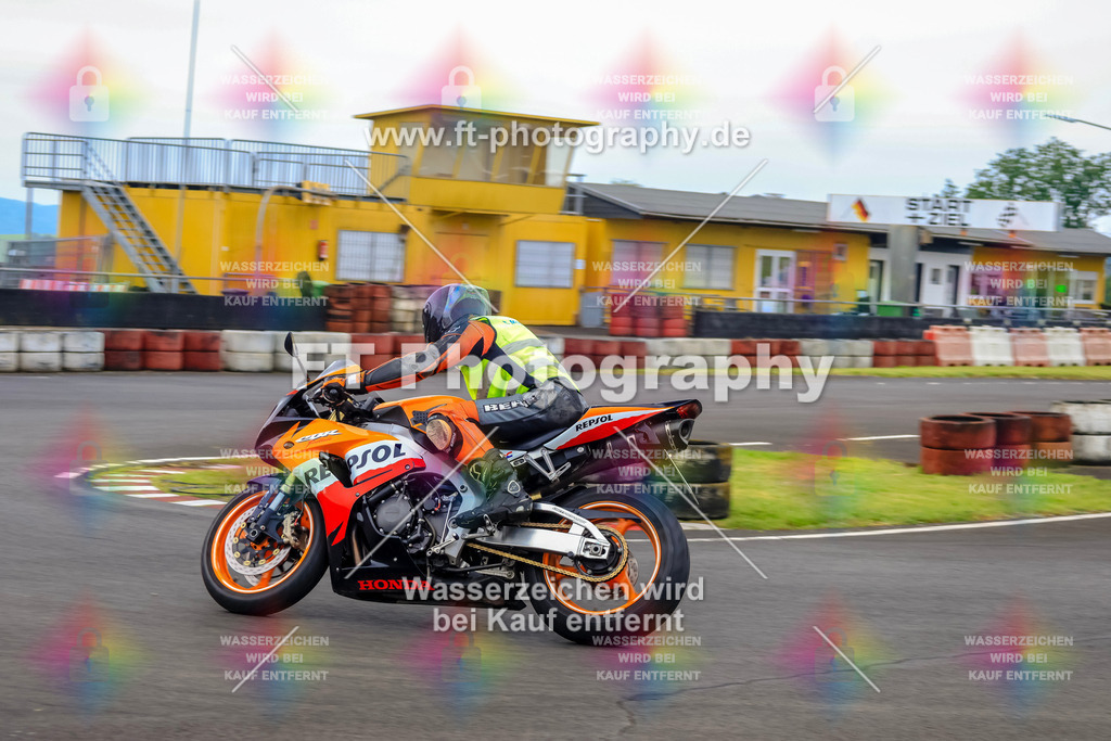 OBK-5705 | Hier findet Ihr Bilder von Touristenfahrten auf der Nürburgring Nordschleife oder von anderen Veranstaltungen die ich besucht habe. Viel Spass beim Durch Schauen 