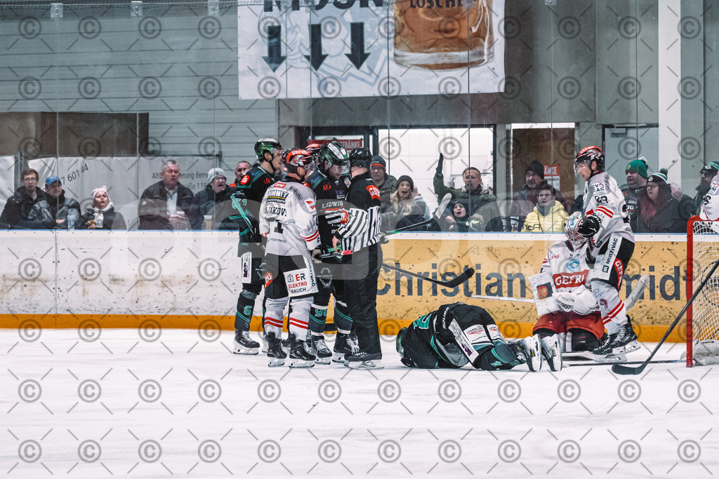 Alligators_vs_Memmingen_05_12_2025-167 | Höchstadt Alligators Fotogalerie: Eishockey-Action aus Franken. Professionelle Spielfotos, Portraits & Stadionbilder zum Download. Jetzt entdecken! - Realisiert mit Pictrs.com