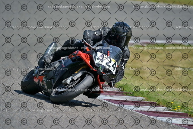 26BT02-1522 | markuskiefer.com - Realisiert mit Pictrs.com