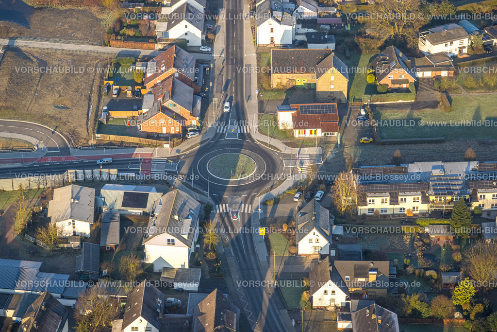 Hamm250200515Rhynern | Luftbild, Baustelle Kreisverkehr an der  geplanten Nahverkehrsverbindung mit Haltepunkt in Westtünnen, Baustelle am Südfeldweg und Von-Thünen-Straße für den künftigen Bahnhaltepunkt, Parkplätze, Stadtbezirk Rhynern, Hamm, Ruhrgebiet, Nordrhein-Westfalen, Deutschland