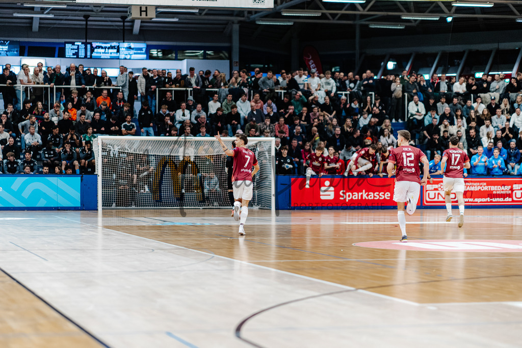 47. Stadtmeisterschaften im Hallenfußball 2025, Endrunde | Stadtmeisterschaften im Hallenfußball 2025, Endrunde, Sporthalle Berg Fidel in Münster. Foto: sportfotografie.ms | Markus Paletta - Realisiert mit Pictrs.com