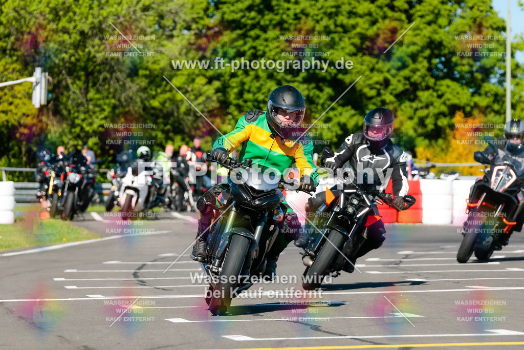 Moto-TeamOBK-21557 | Hier findet Ihr Bilder von Touristenfahrten auf der Nürburgring Nordschleife oder von anderen Veranstaltungen die ich besucht habe. Viel Spass beim Durch Schauen 