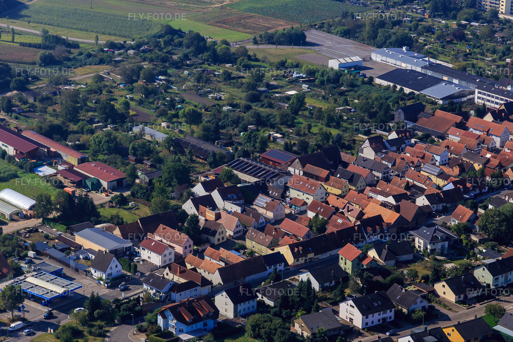Luftbild: Rheinstraße aus Nordosten in Kandel im Bundesland Rheinland-Pfalz in Deutschland. Foto: IMG_094905.jpg vom 24.09.2016 durch Werner Riehm/FLY-FOTO.deMarkus Götz - Rheinstraße 128 - Kandel - Aral Tankstelle