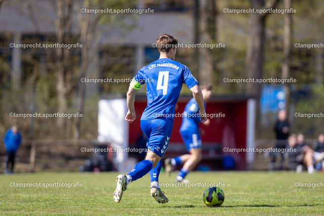 Fußball I Junioren I Saison 2025-2026 I DFB-Nachwuchsliga I 8. Spieltag I JFV Lübeck - 1. FC Magdeburg 147 | Max Kleinschmidt (4, 1. FC Magdeburg) - Realisiert mit Pictrs.com