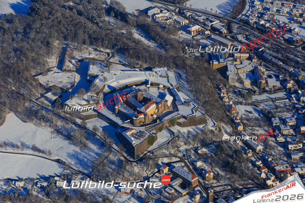 Die Luftaufnahme der Stadt Kronach wurde vom UL-Flugzeug heraus erstellt ( keine Drohne )- hohe Auflösung für beste Qualität
