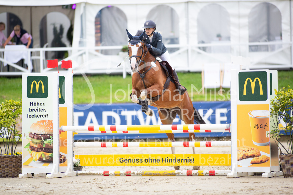 230729_BHO_StilA_2_-FS045 | Deine schönsten Turniermomente als professionelle Fotos! Entdecke hochwertige Pferdesport-Fotografie im Online-Shop. Jetzt Fotos finden & bestellen!