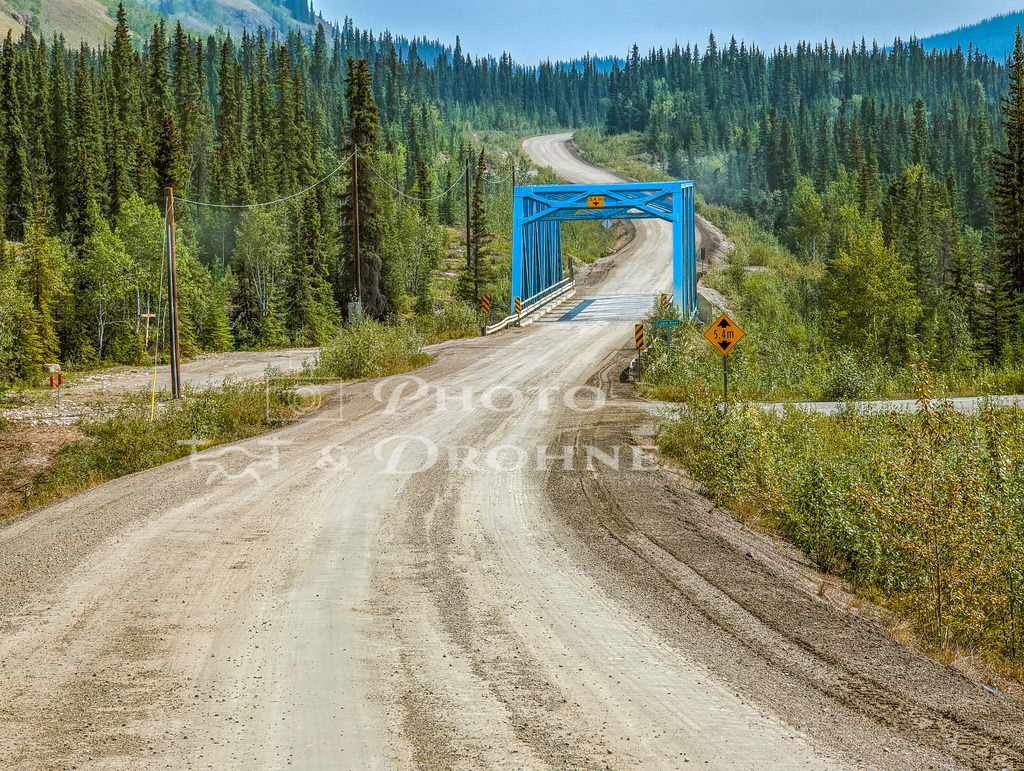 PXL_20230801_211155999 | Lapie River Bridge im Yukon Kanada - Realisiert mit Pictrs.com
