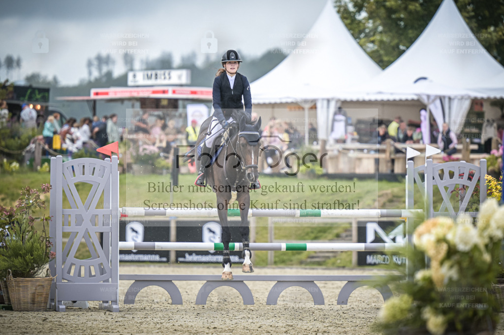 DOS_2530 | Entdecke hochwertige Reitturnierfotos von Foto Oger. Professionell, emotional und authentisch – jetzt Lieblingsmomente im Shop bestellen. - Realisiert mit Pictrs.com