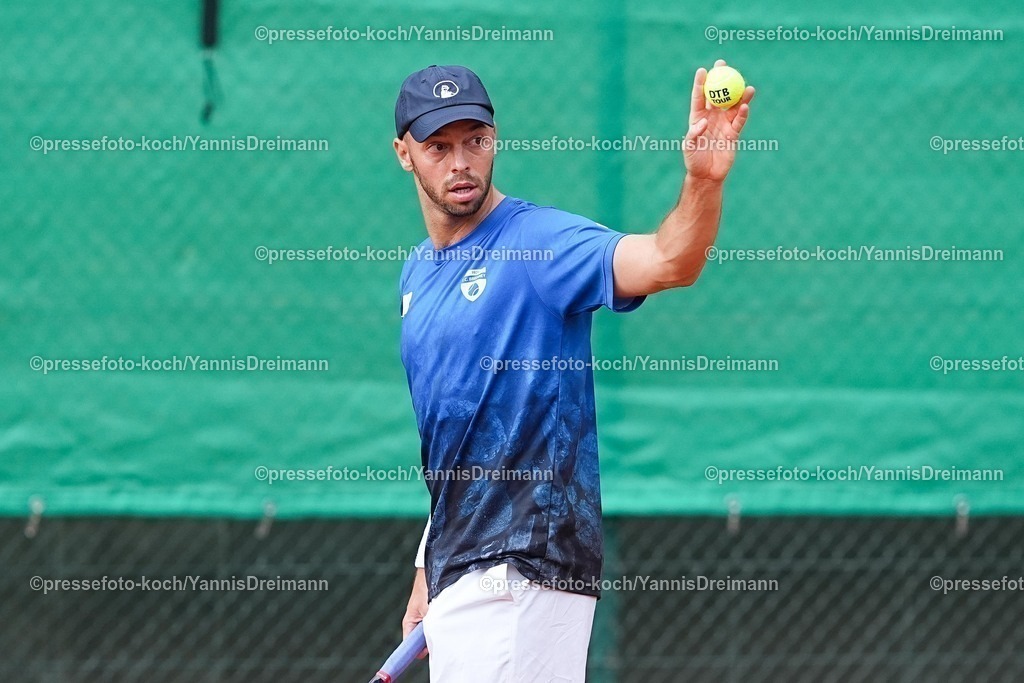 xYDR11072501124 | 11.07.2025, xydrx, Köln, Tennis, 1.Bundesliga Herren, Kölner THC Stadion Rot-Weiss 1 - TC Bredeney 1, Tennisanlage Olympiaweg: Tim Puetz (TC Bredeney 1)