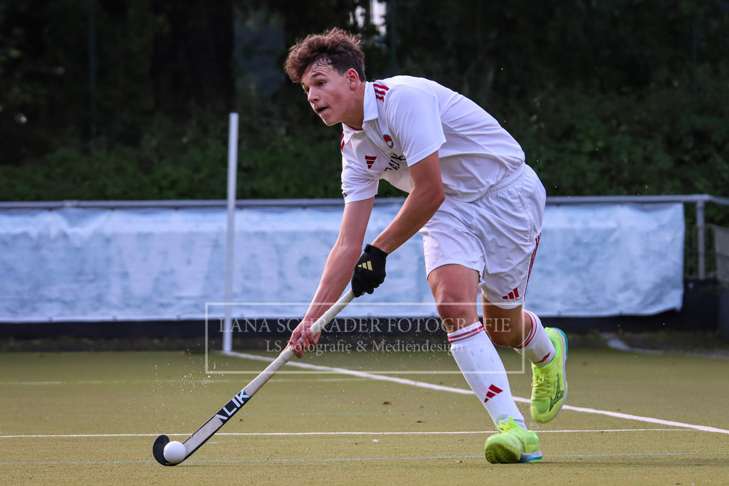 MU16 Regionalliga WDM F RWK-HTCU 22.09.24 Köln_19 | Henry Kunz, Rot-Weiss Köln, Malik, MU16 - Realisiert mit Pictrs.com