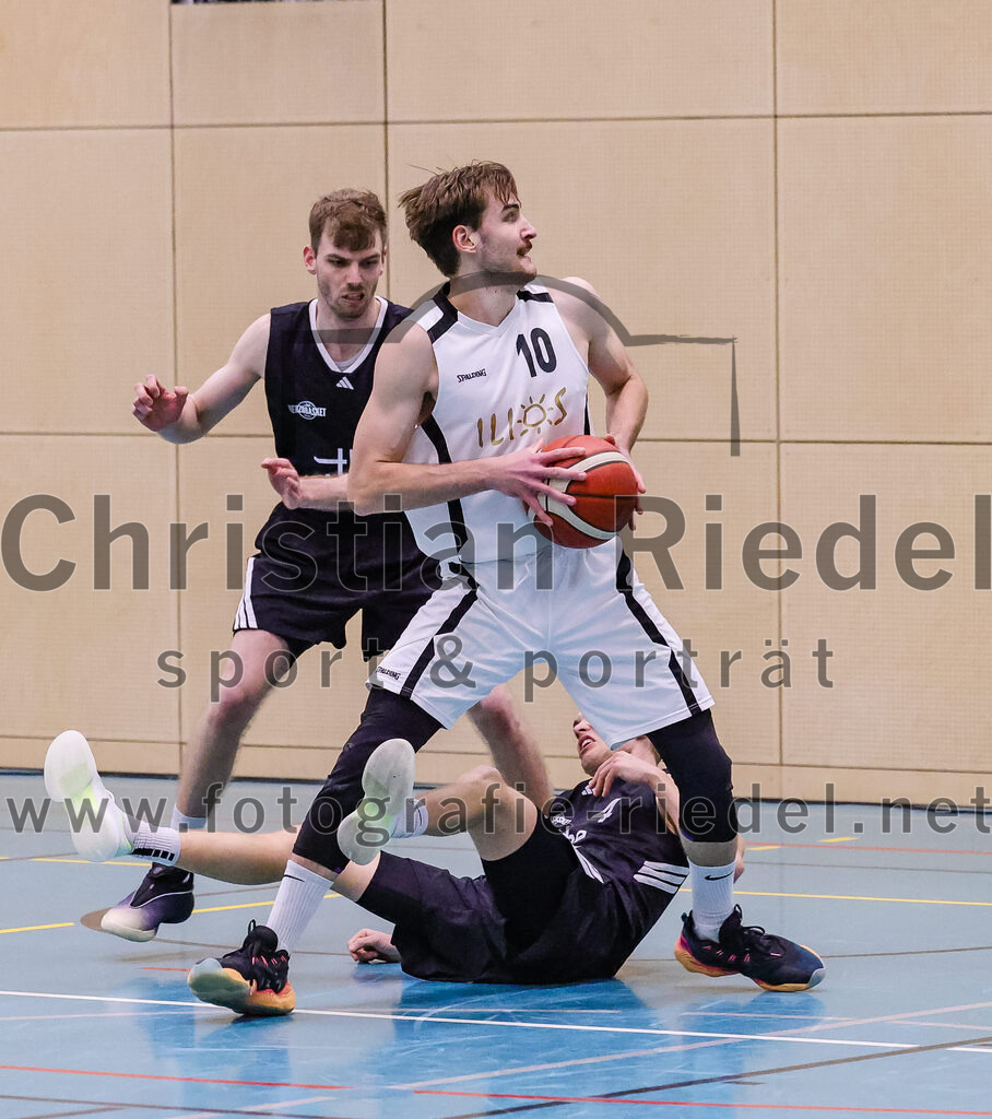 2026-01-31_042_TSV_Vaterstetten_gegen_TS_Herzogenaurach | Vaterstetten, Deutschland, 31.01.2026:Basketball, 2. Regionalliga Süd 2025 / 2026, 14. Spieltag, TSV Vaterstetten gegen TS Herzogenaurach, Endergebnis: 71:70Finn Liebig (TSV Vaterstetten, #10)Foto: Christian Riedel / fotografie-riedel.net