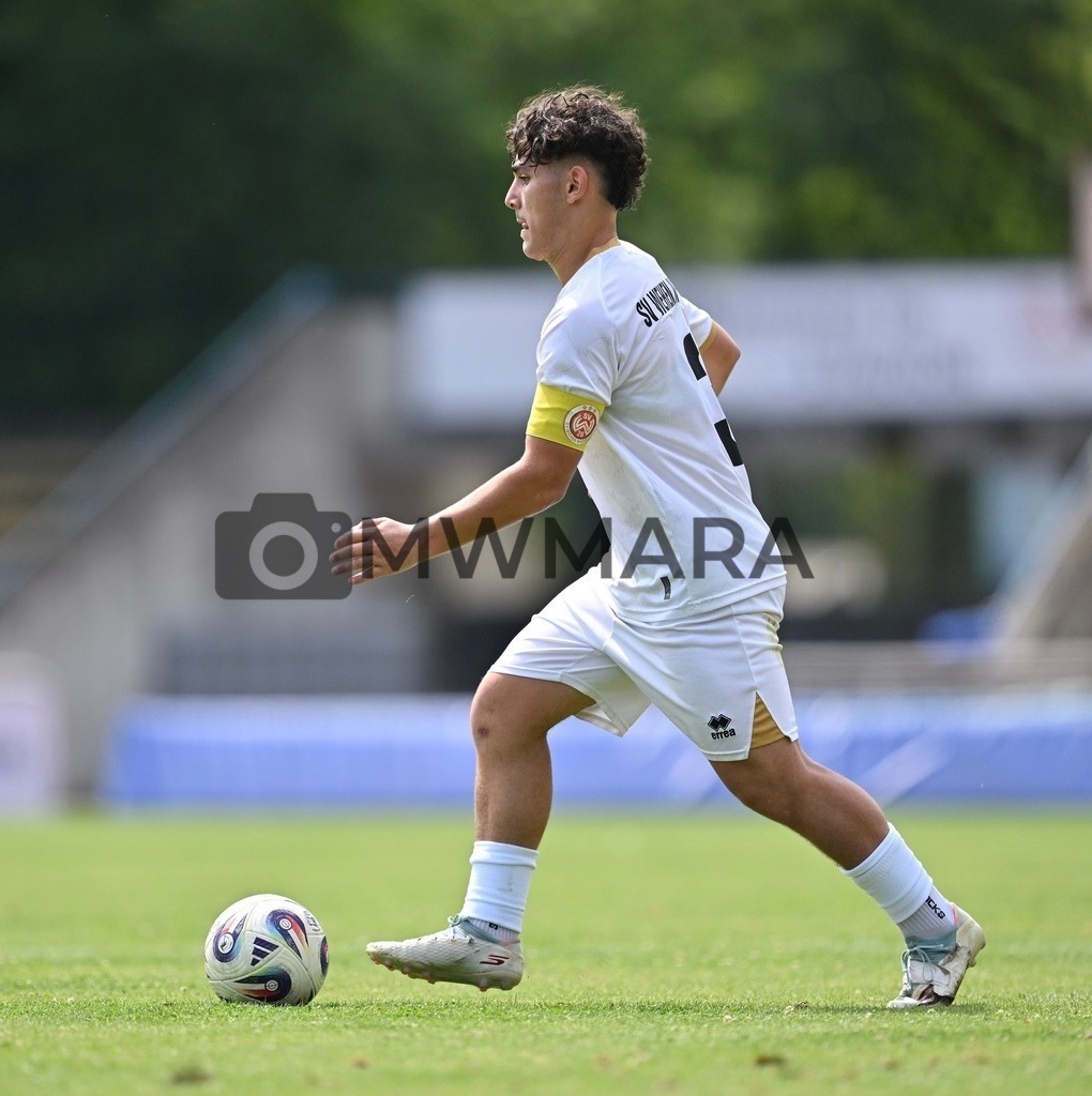 Fußball I Herren I Mannschaftsshooting I Saison 2026-2027 I TSG Hoffenheim II | Nader El-Jindaoui (#30) 13.07.2026 Nahaufnahme, Einzelfoto, Freisteller, Portrait, Porträt, Einzelbild, Herren, 3. Liga, Hoffenheim II, Baden- Wüttemberg, Dietmar-Hopp-Stadion, Teamfoto, Teamshooting, Mannschaftsfoto, Juli - Realisiert mit Pictrs.com