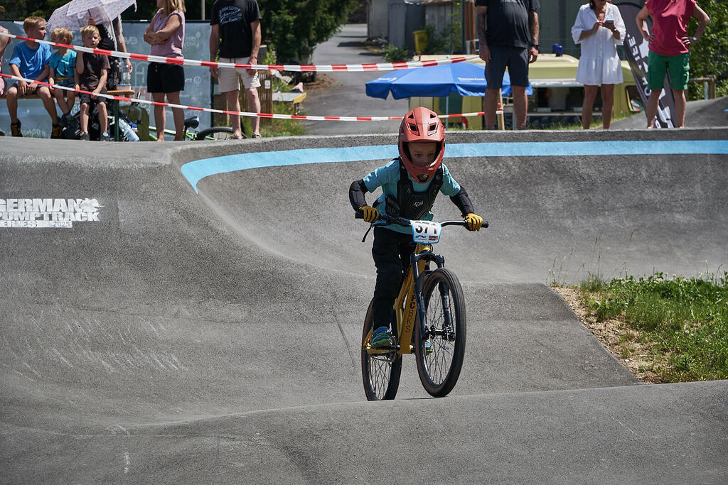 Waldsolms_25__DSC8190@sebastiankopp | German Pumptrack Series - Realisiert mit Pictrs.com