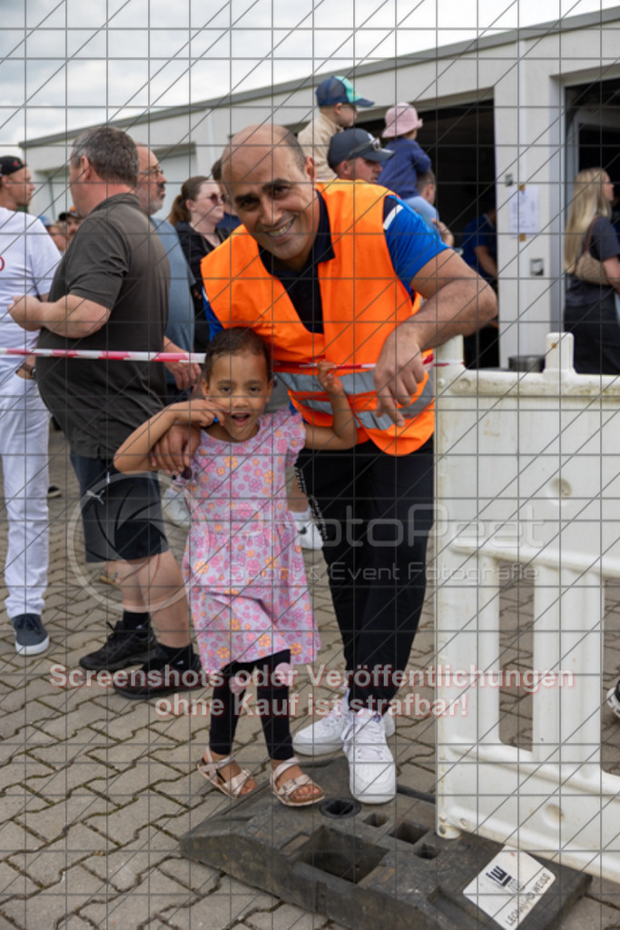 20250616_182424_0025 | #,  TV Eybach (weiß) vs. 1.FC Donzdorf II (rot), Fussball, Entscheidungsspiel 3 in Kreisliga A3 - Bezirk Neckar/Fils, Saison 2024/2025, Rasensportplatz, Staufenecker Str. 41, 73084 Salach, 16.06.2025 - 18:30 Uhr,Foto: PhotoPeet-Sportfotografie/Peter Harich