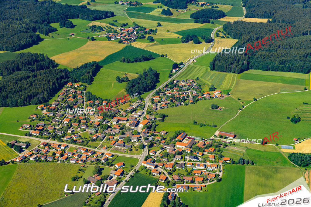 Aktuelles Luftbild von Sondermoning Nußdorf - Die Luftaufnahme wurde 2022 mittels UL-Flugzeug erstellt ( keine Drohne ) - hochauflösende Kamera-Systeme von  Canon -Beste Qualität - Für grossformatige Ausdrucke geeignet. Die Geschenkidee !