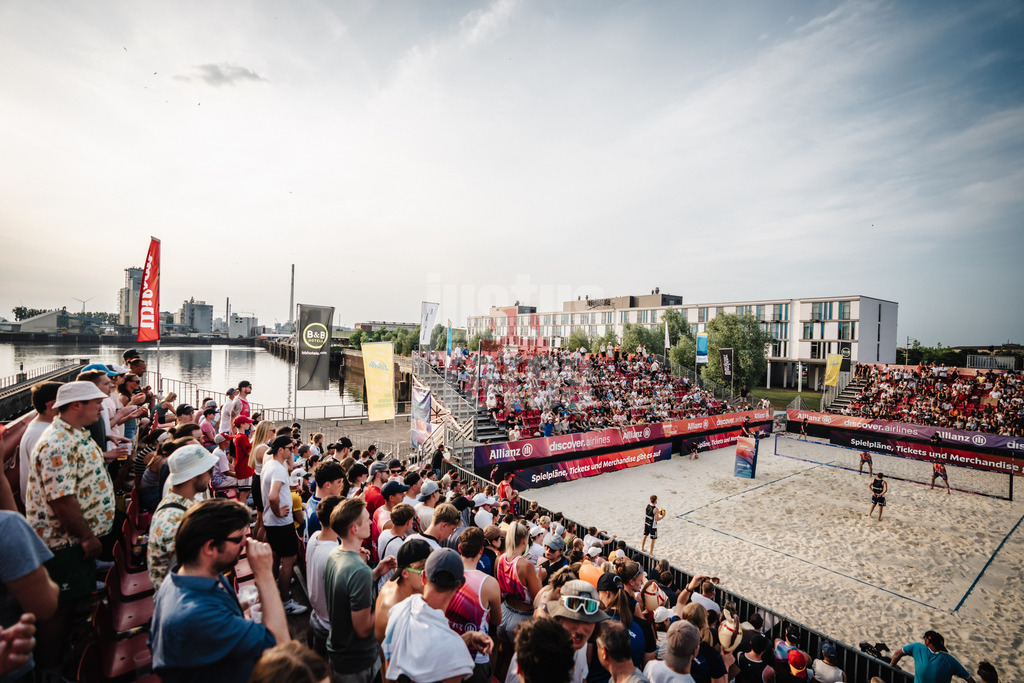 Beachvolleyball | Männer | Allianz German Beach Tour 2025 | Tourstop Bremen | 14.06.2025 | Die volle Arena an der Weser