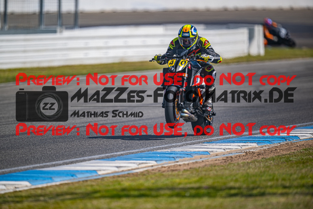 MaZZes_FotoMatrix_230410_8999 | WEISS